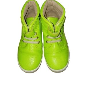 Monkey Feet Green Sneakers Vibrant High-Top Casual